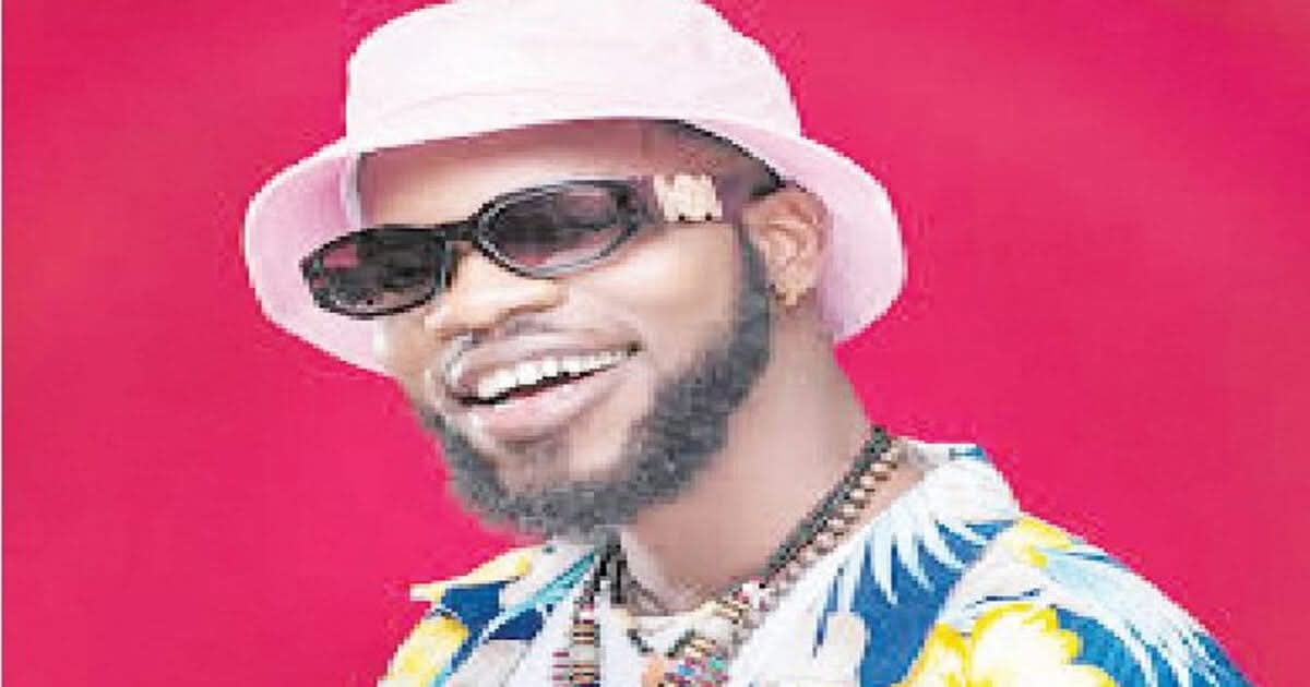 𝐂𝐨𝐦𝐞𝐝𝐢𝐚𝐧 𝐁𝐫𝐨𝐝𝐚 𝐒𝐡𝐚𝐠𝐠𝐲 𝐡𝐨𝐬𝐩𝐢𝐭𝐚𝐥𝐢𝐬𝐞𝐝 𝐚𝐟𝐭𝐞𝐫 𝐚𝐥𝐥𝐞𝐠𝐞𝐝 𝐬𝐡𝐨𝐨𝐭𝐢𝐧𝐠